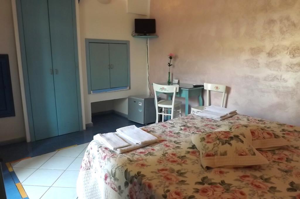 トッレ・サン・ジョヴァンニ・ウジェント Araucaria Bed & Breakfast エクステリア 写真